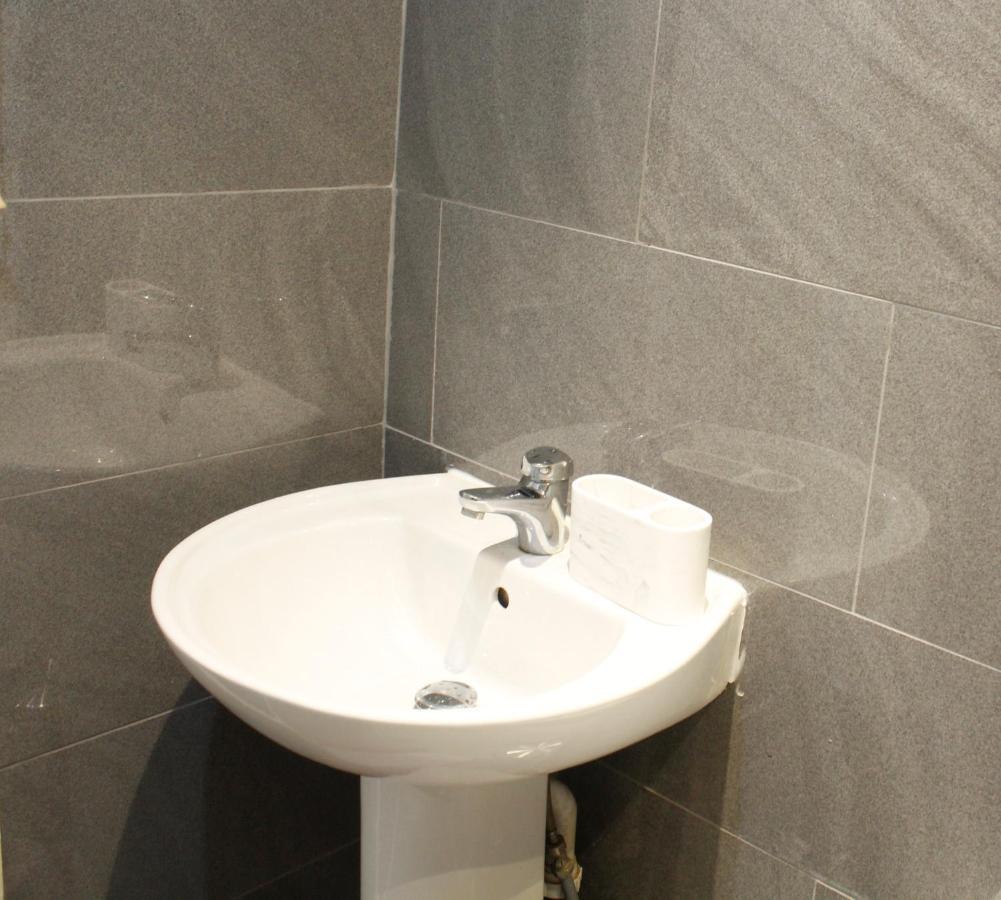 Cozy Rooms Or Apartment In London Townhouse Fast Links To Central 외부 사진