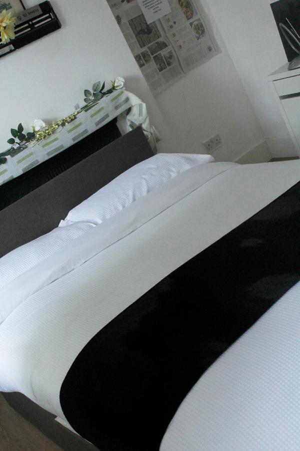 Cozy Rooms Or Apartment In London Townhouse Fast Links To Central 외부 사진